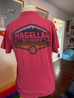 Magellan Outdoors Heather Red Short-Sleeve Tee with Mountain Badge Graphic